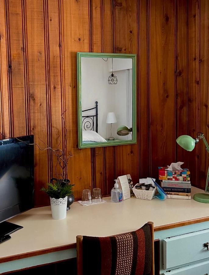 The Messy Owl Inn & Eco Haven Likely Экстерьер фото